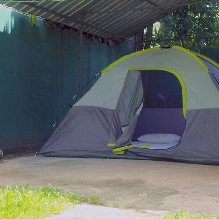 Flipflop Hostel Negombo Luaran gambar