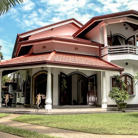 Flipflop Hostel Negombo Luaran gambar