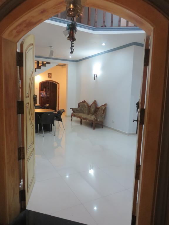 Flipflop Hostel Negombo Luaran gambar