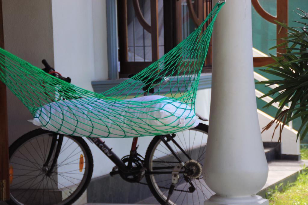 Flipflop Hostel Negombo Luaran gambar