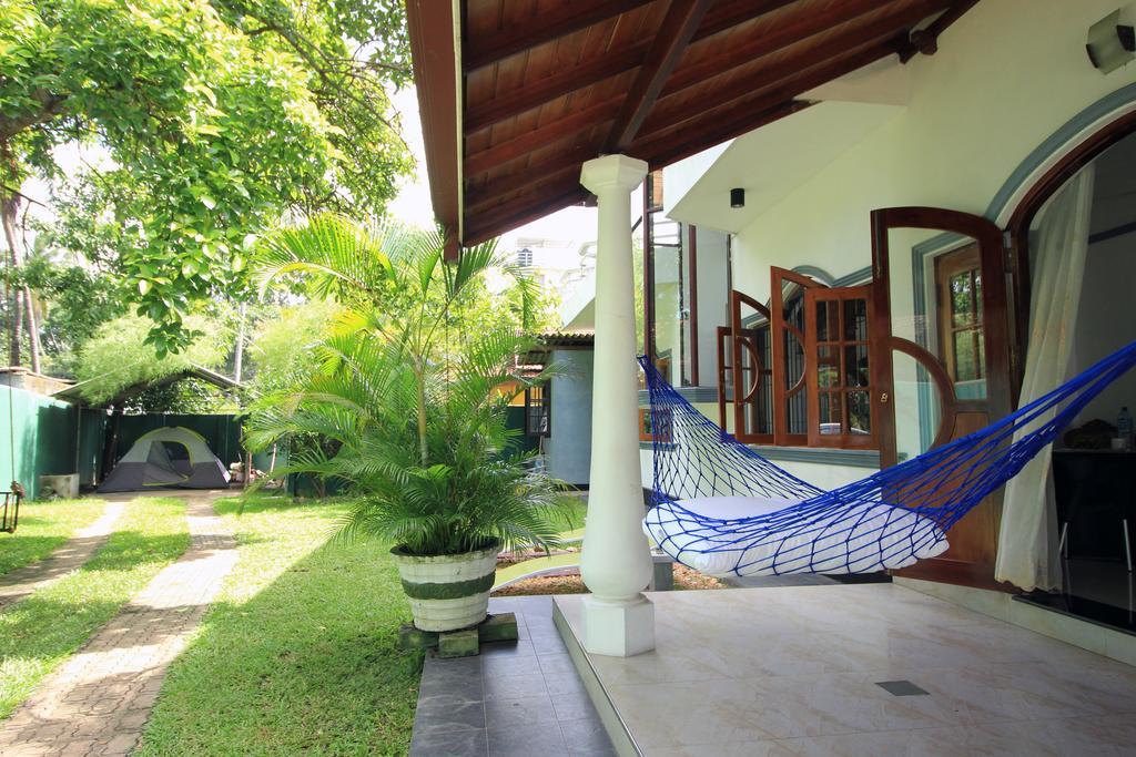 Flipflop Hostel Negombo Luaran gambar