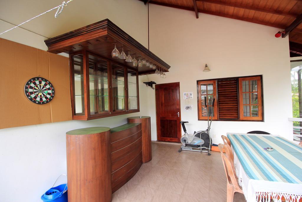 Flipflop Hostel Negombo Luaran gambar