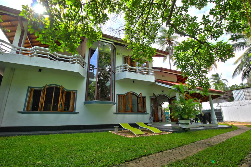 Flipflop Hostel Negombo Luaran gambar
