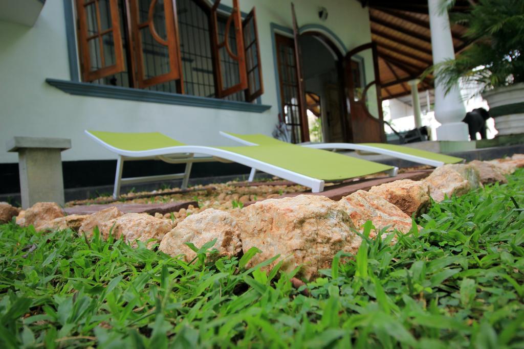 Flipflop Hostel Negombo Luaran gambar