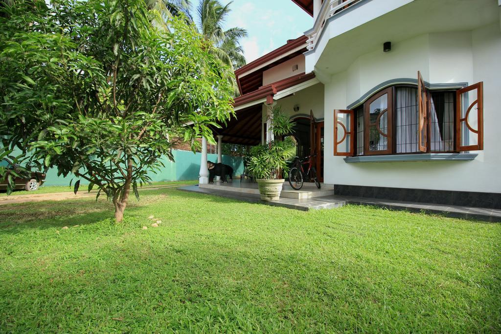 Flipflop Hostel Negombo Luaran gambar