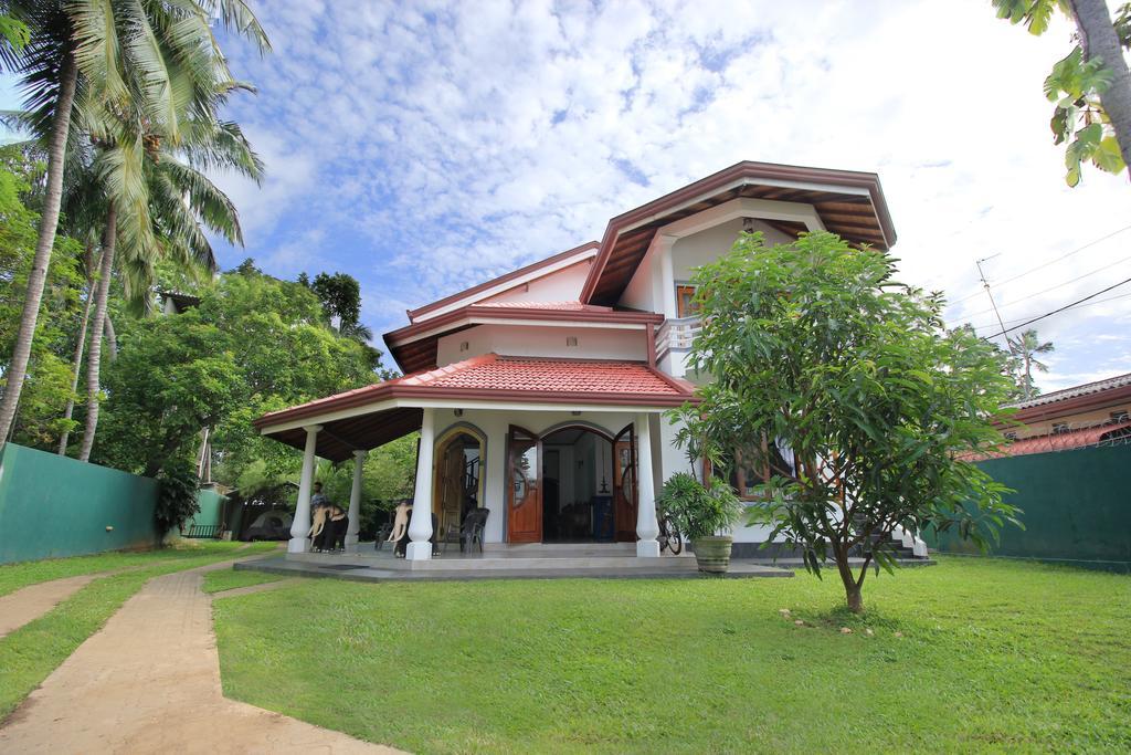 Flipflop Hostel Negombo Luaran gambar