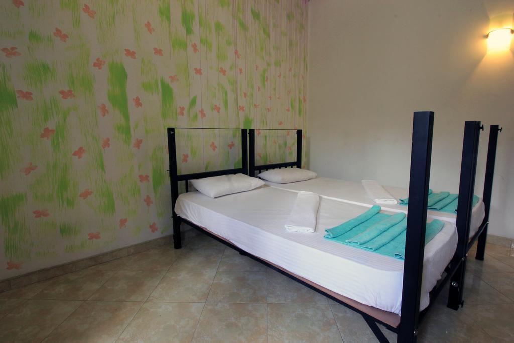 Flipflop Hostel Negombo Luaran gambar