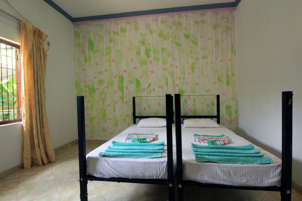 Flipflop Hostel Negombo Luaran gambar