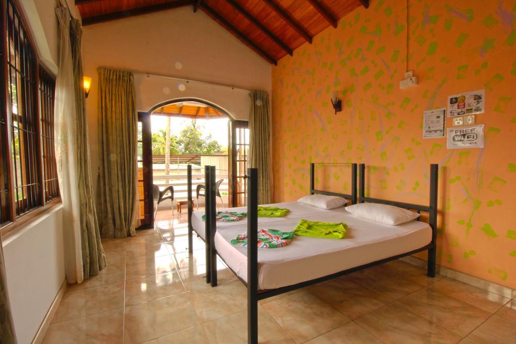 Flipflop Hostel Negombo Luaran gambar