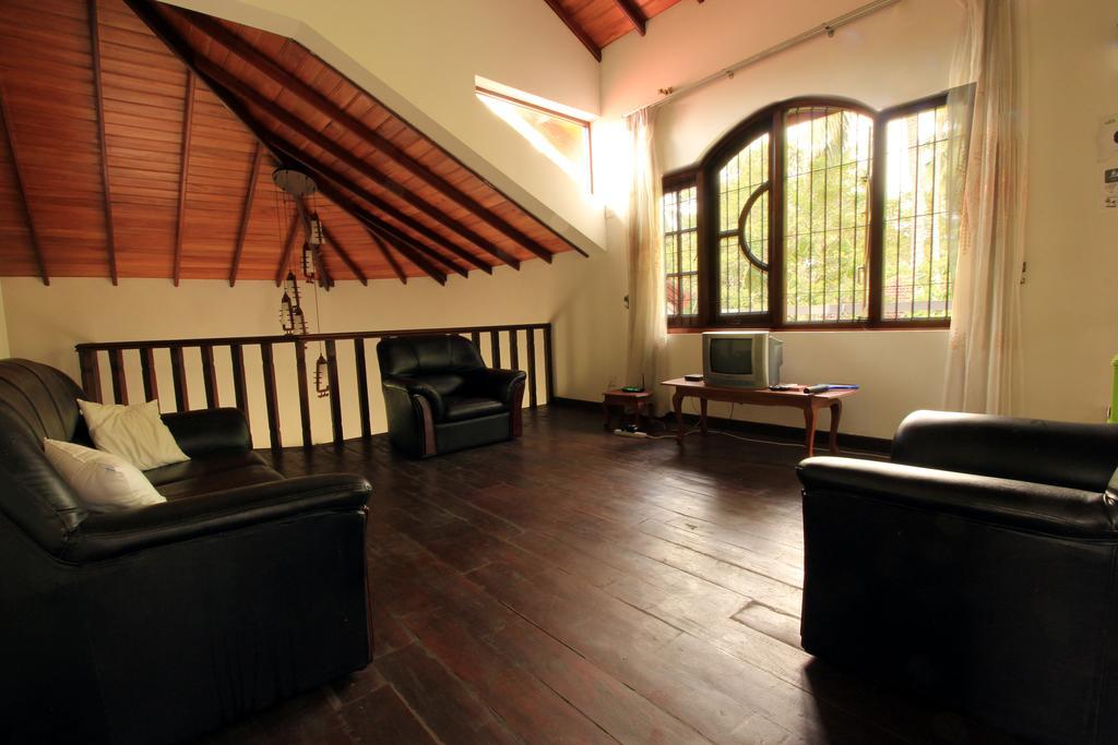 Flipflop Hostel Negombo Luaran gambar