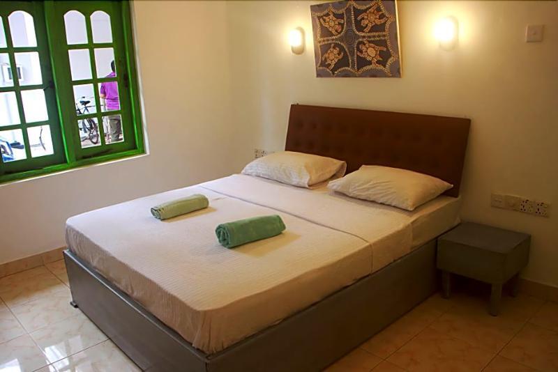 Flipflop Hostel Negombo Luaran gambar