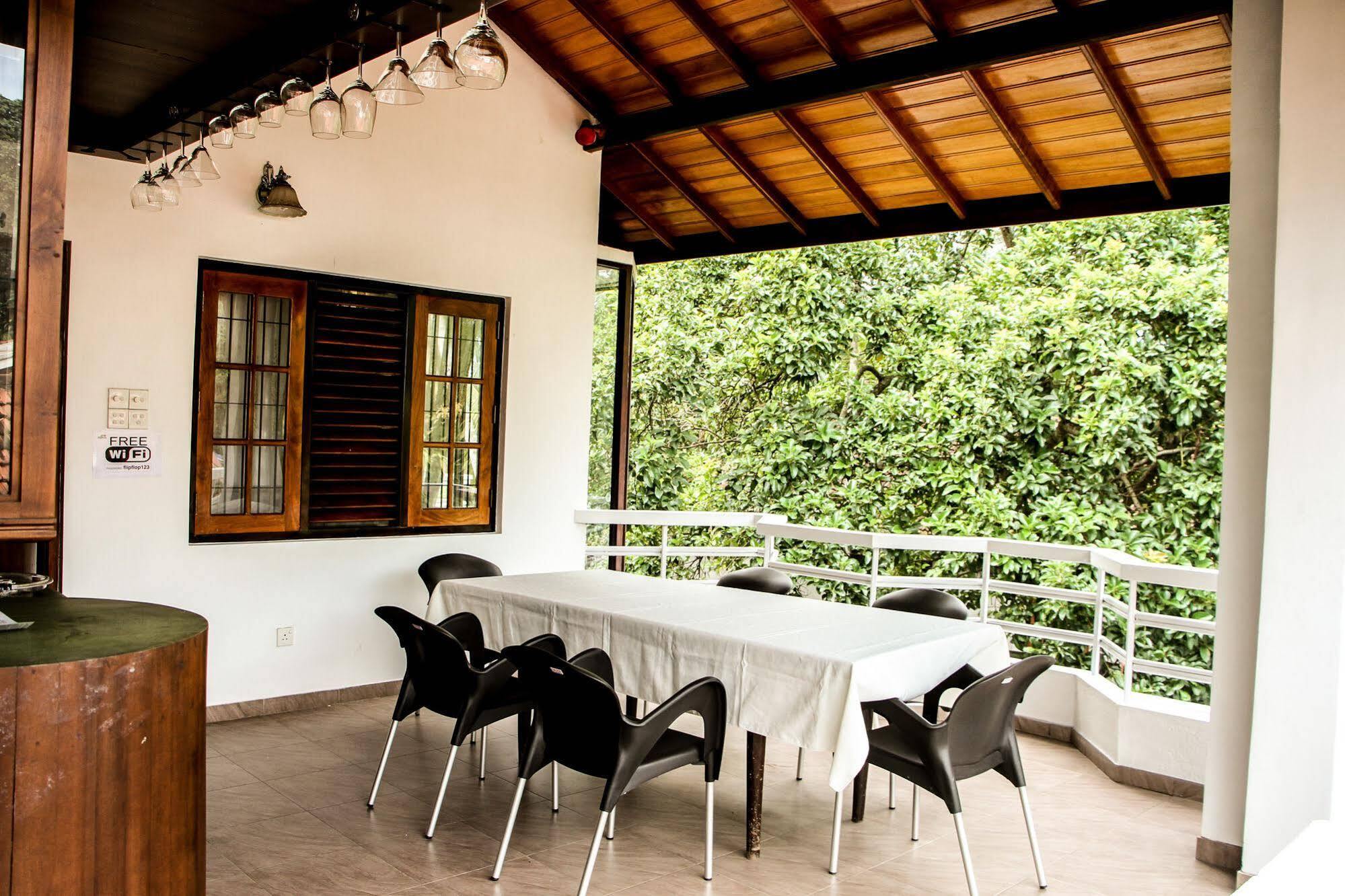 Flipflop Hostel Negombo Luaran gambar