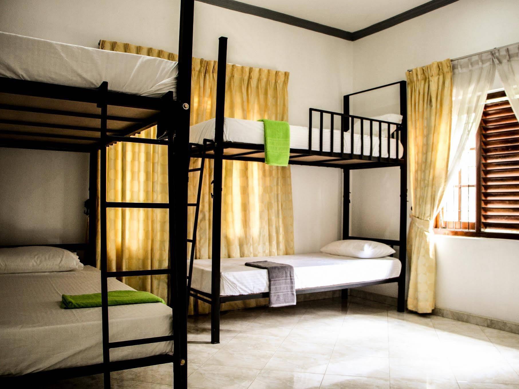Flipflop Hostel Negombo Luaran gambar